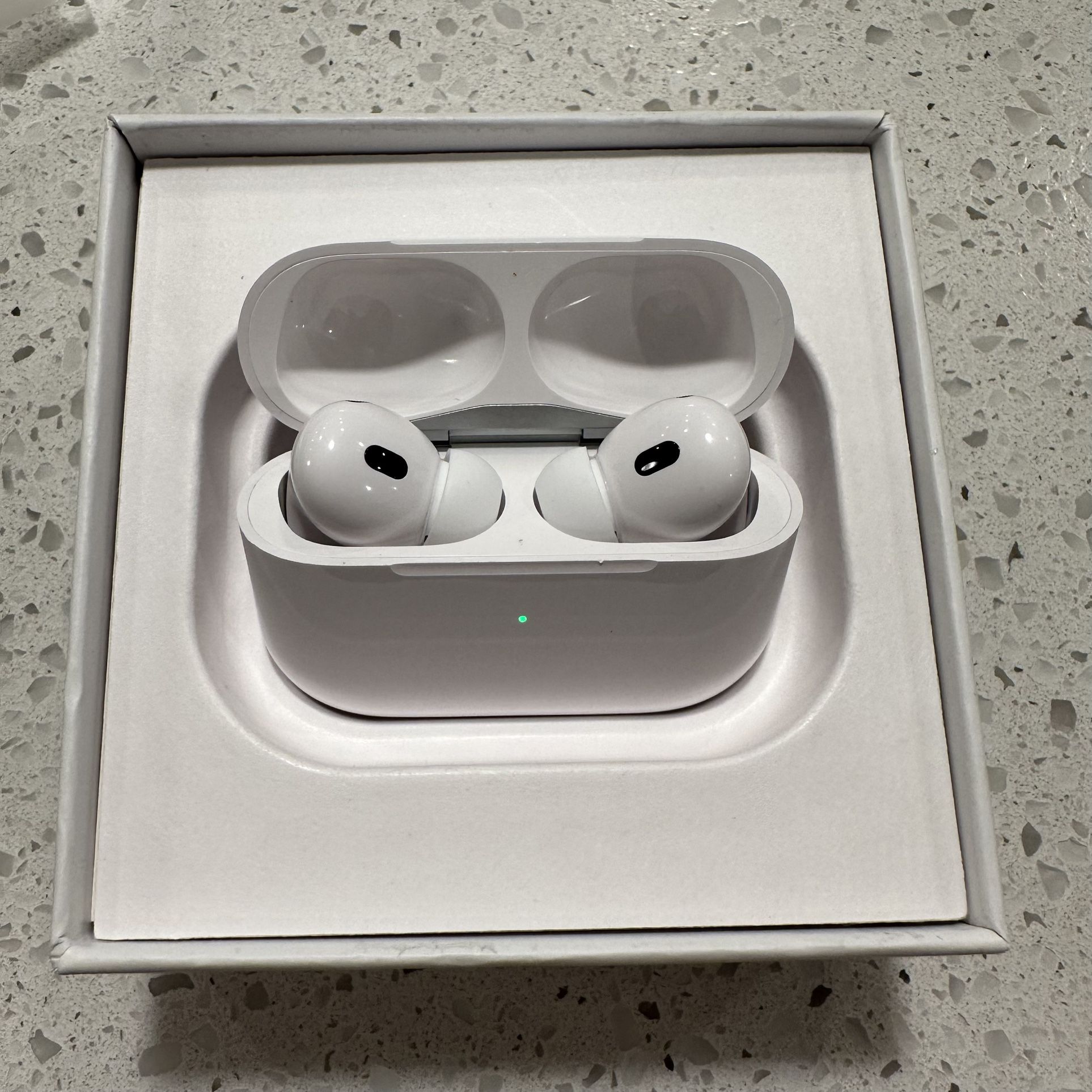 APPLE AirPods Pro 2nd Gen [opened To Test For Less than A Minute ]