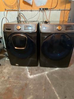 SAMSUNG WASHER AND GAS DRYER SET FRONT LOAD, EASY ACCESS DOOR IN THE WASHER
