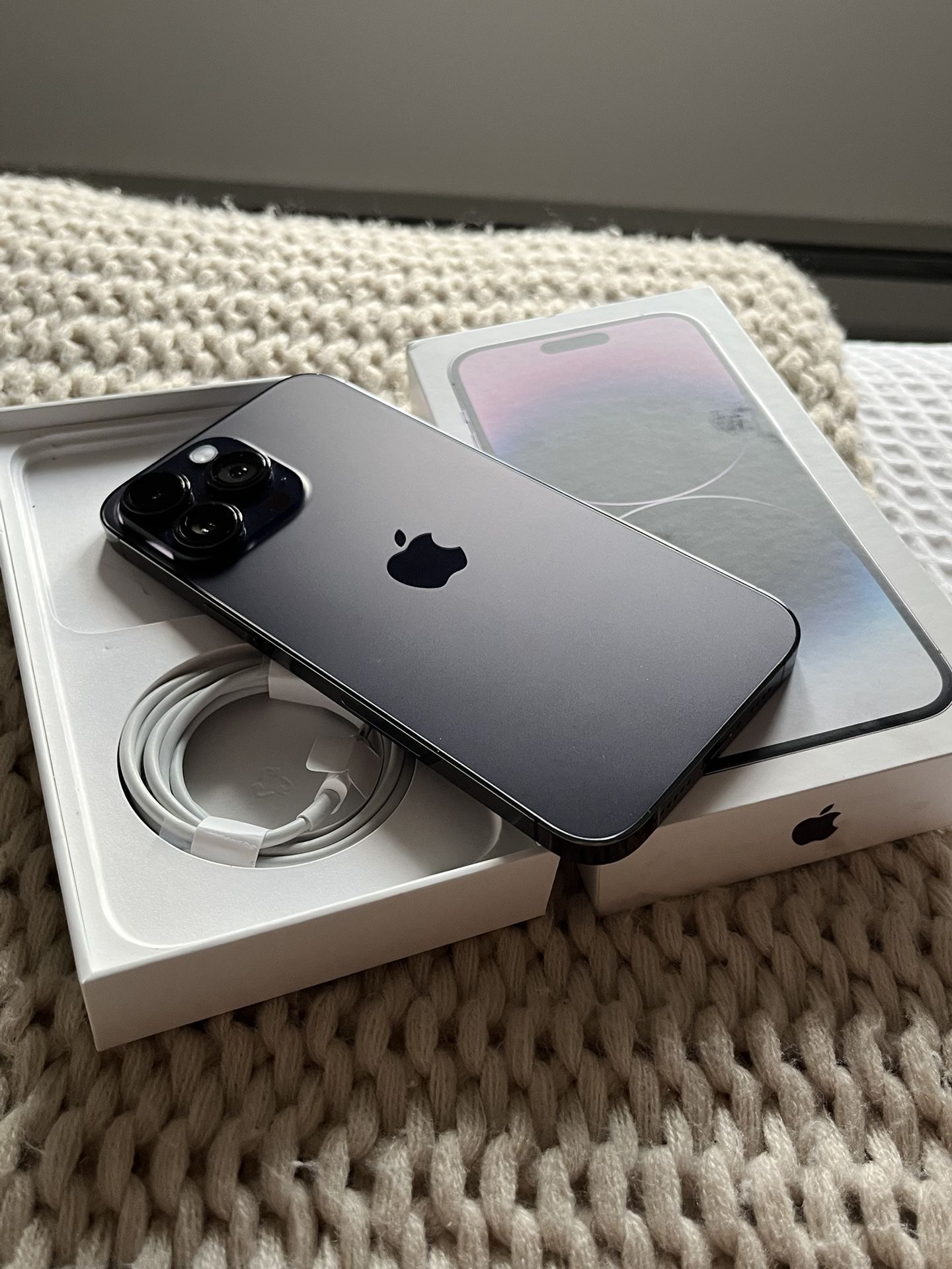 Apple iPhone 14 Pro Max Deep Purple Unlocked
