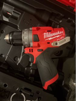 Milhuakee m12 drill