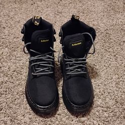 DOC MARTENS SIZE 7 MEN