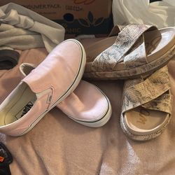 Sandals And Vans Tennis Sandals Are Size 9 And Vans  In Women 8-5 And Man Are 9 