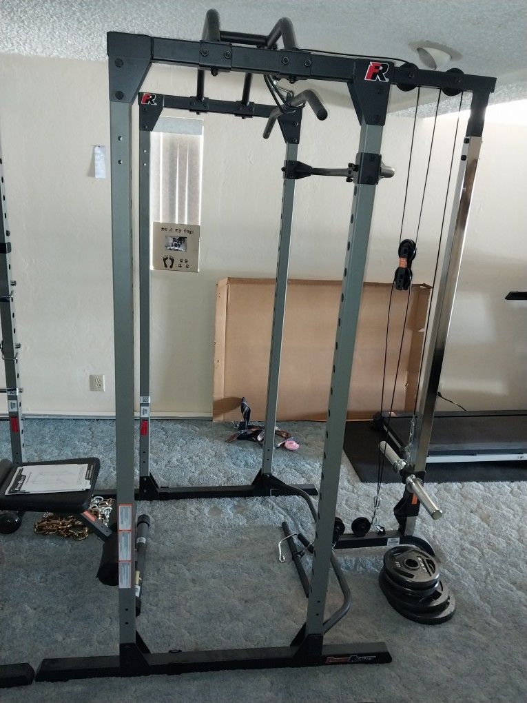 Power Cage With Pulley Attachment