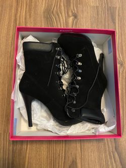 Women’s Boot size 9