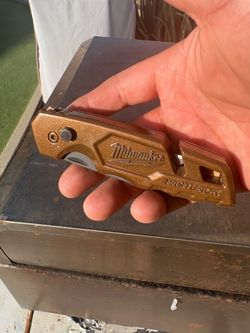 Milwaukee fastback utility knife