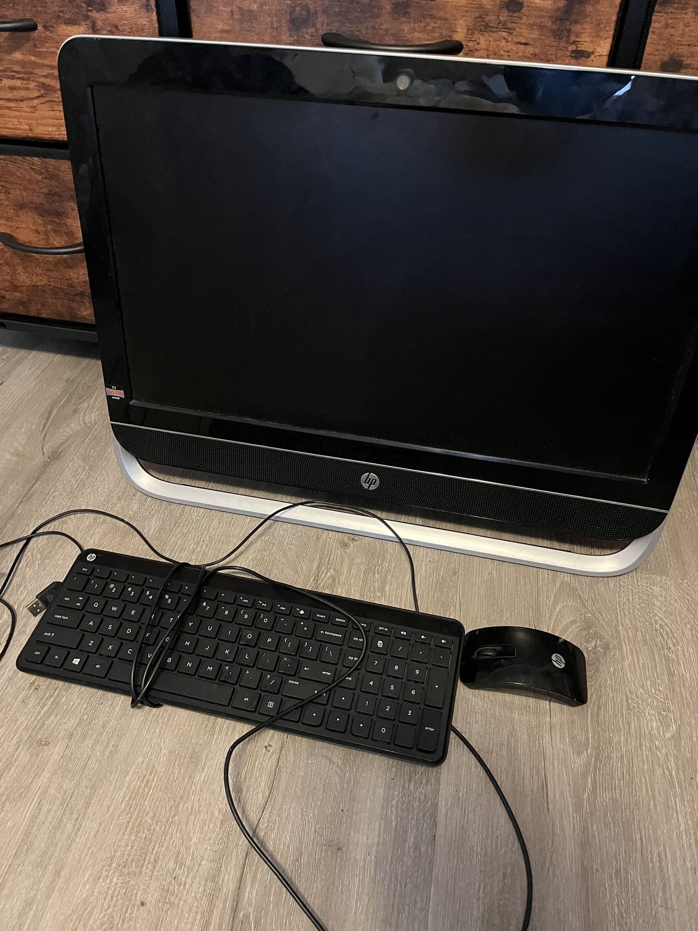 HP computer 23 inches wide has a few Studio programs installed already