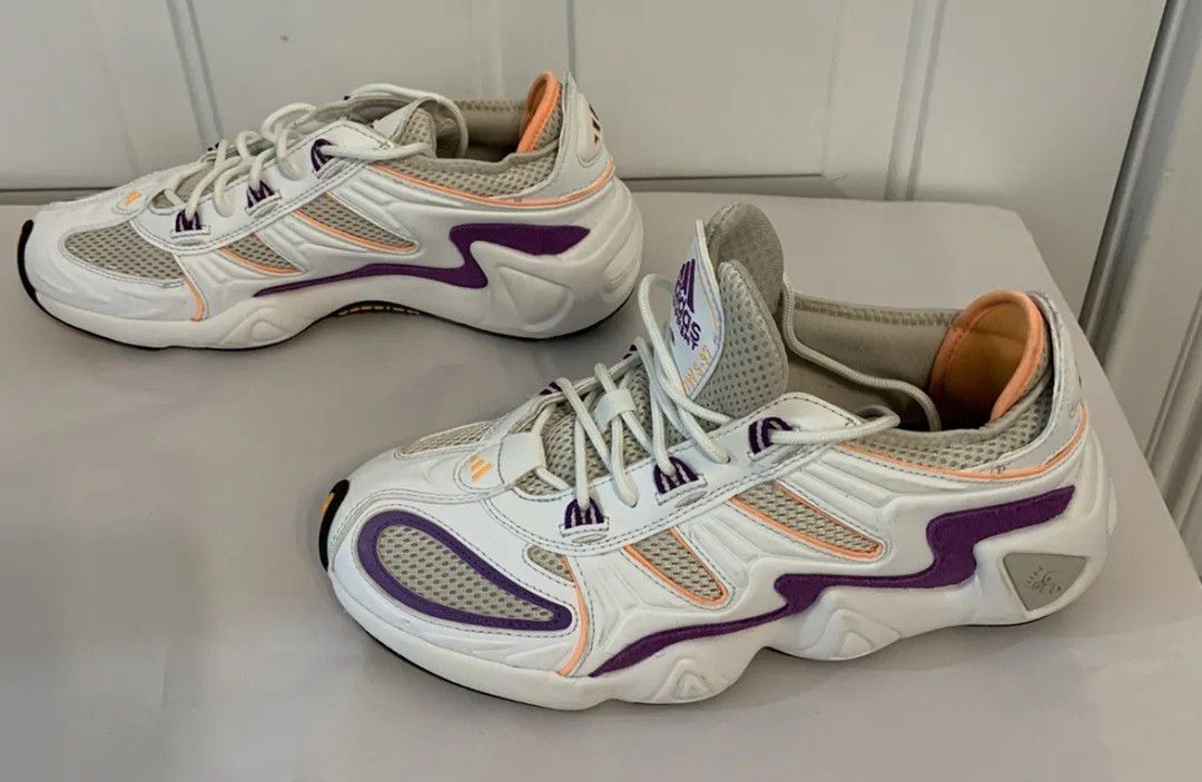 Tennis Shoes Adidas For Men Or Woman 