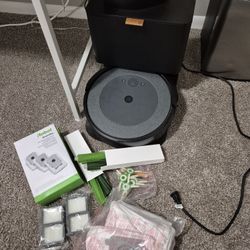 GENTLY USED Roomba Vaccum!