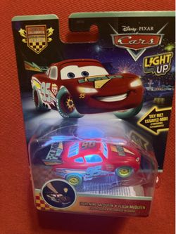 HARD TO FIND! Disney Pixar Cars Light Up Lightning McQueen Red Diecast 1:55 Lights Up