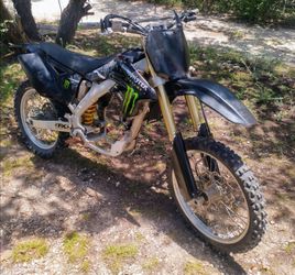2007 Suzuki RMZ 250 Dirtbike (No Motor)