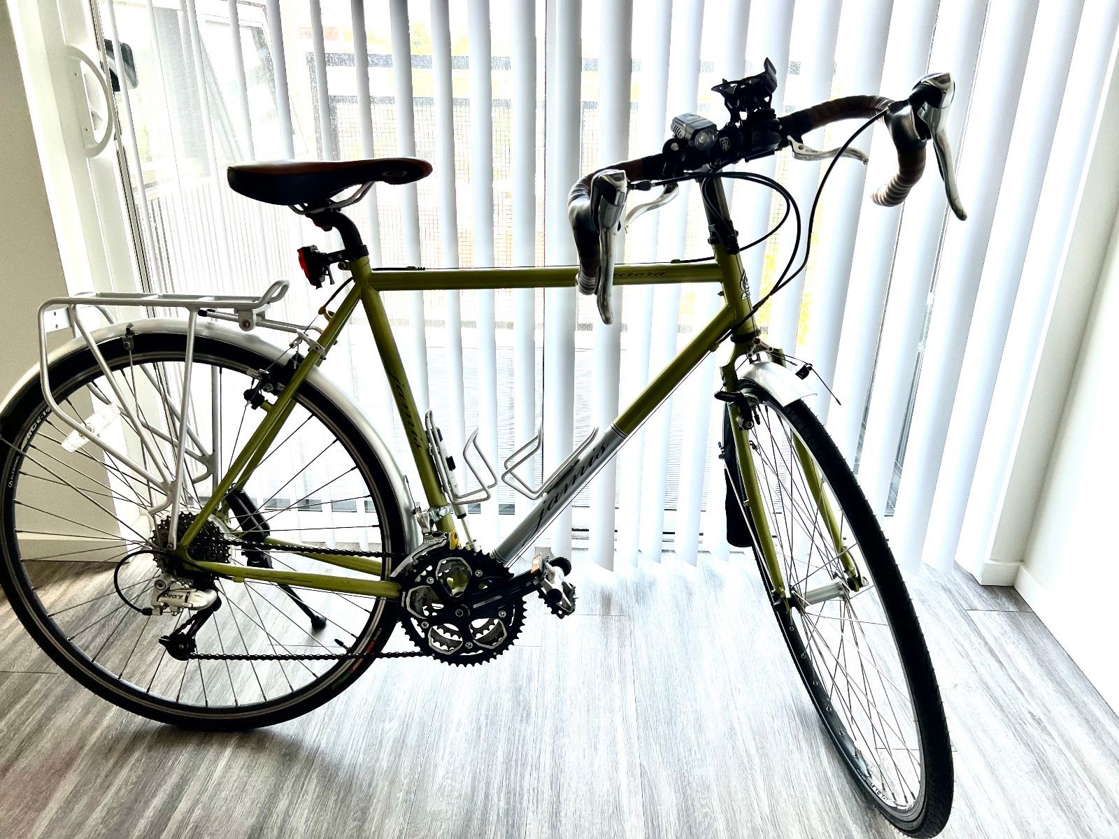 53 cm Jamis Aurora – Reynolds 520 Steel Touring/Commuter