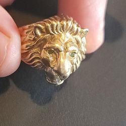 14k Gold, Lion Head Ring,   13.8 Grams