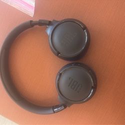 JBL 520 BT Barely Used
