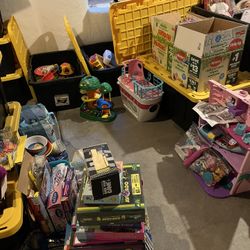 Down Sizing 100s Of Toys & Clothes All Ages Pick & Choose