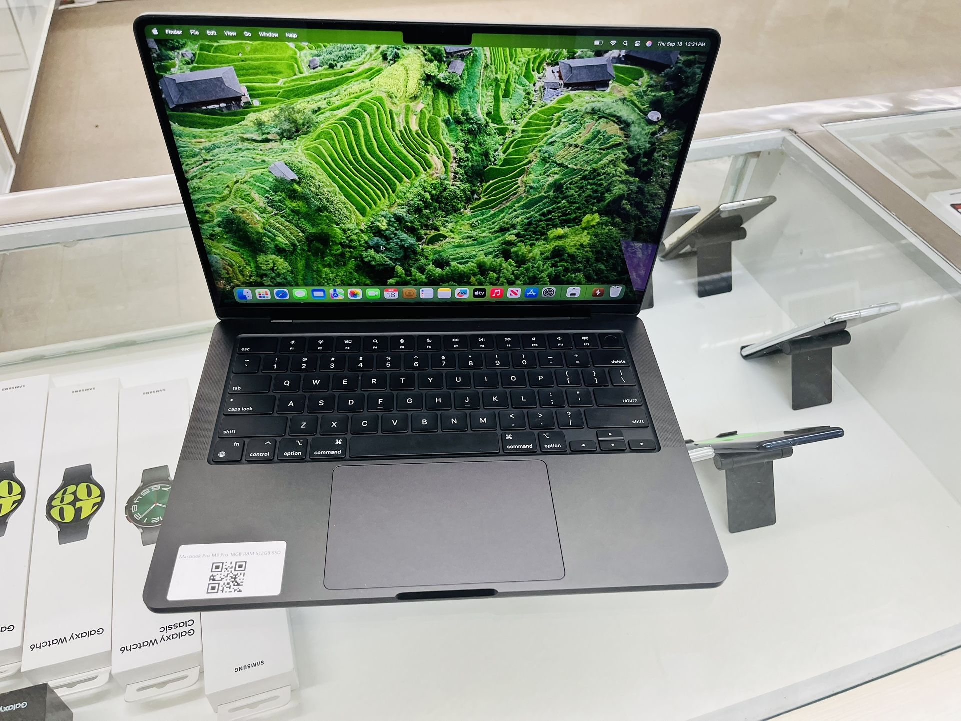 MacBook Pro M3 Pro 18gb Ram 512gb Ssd 14”