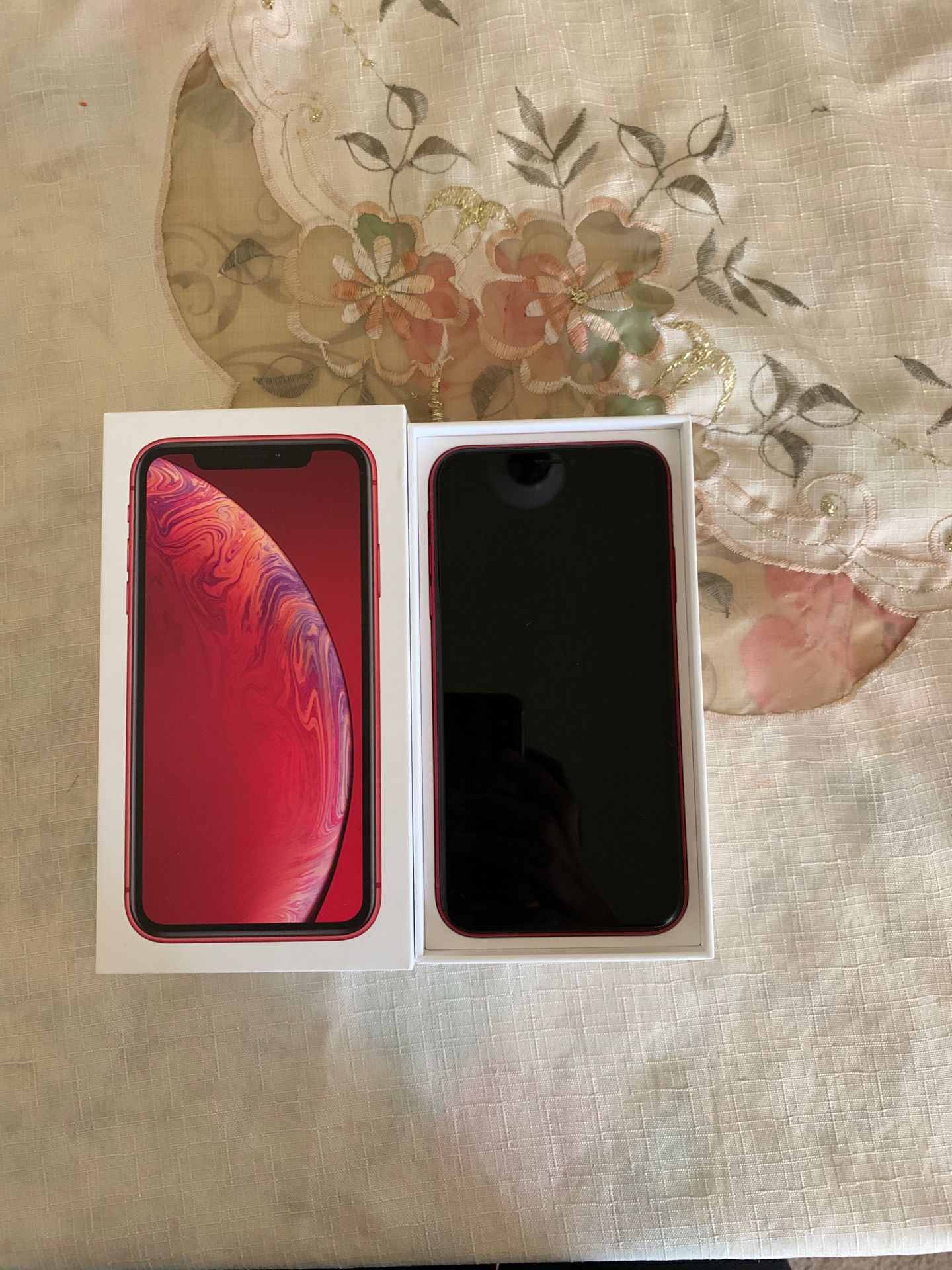 iPhone XR red 64GB