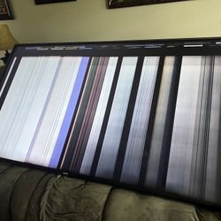 Free broken tv Vizio 70inch 