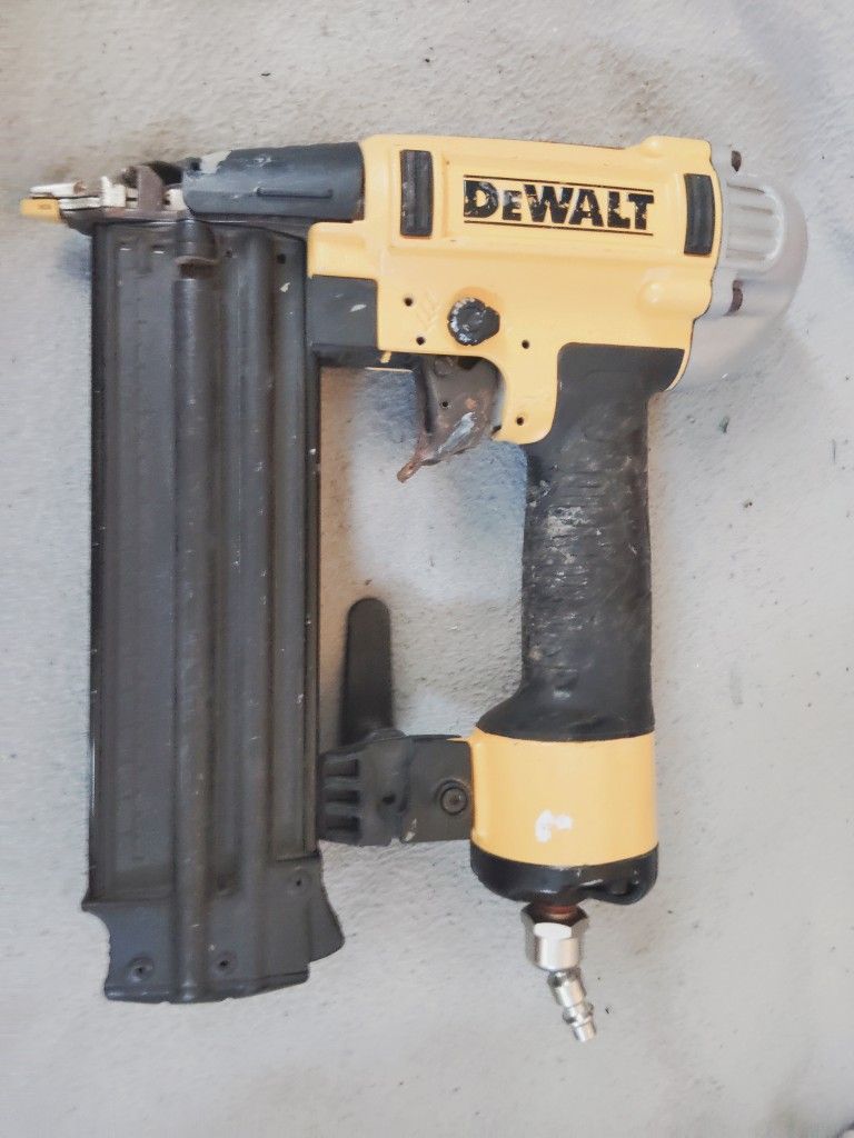 DeWalt Finish Gun