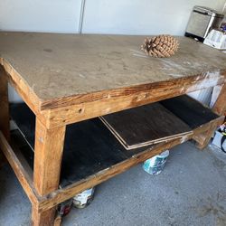 Free Wooden Work Bench!