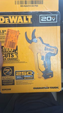 DeWalt cordless pruner