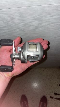Abu Garcia REVO5 Baitcasting Reel