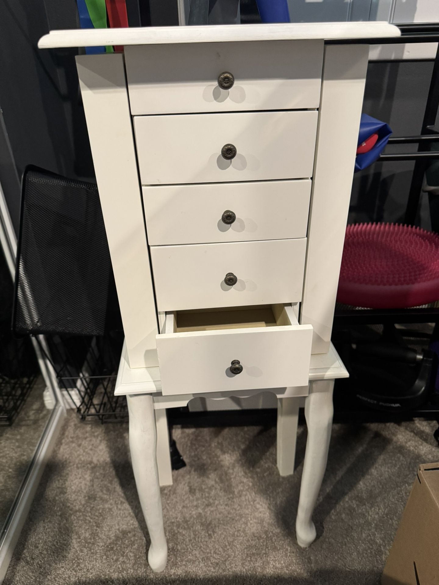 Standing Jewelry Box