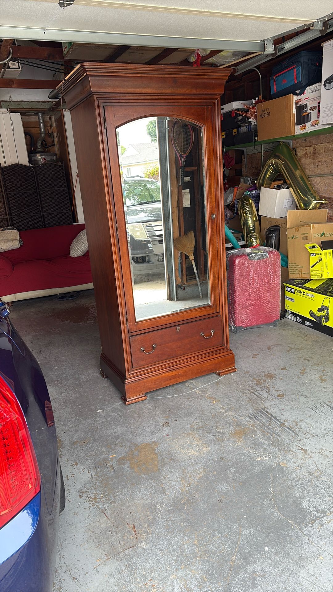 Cabinet With Mirror