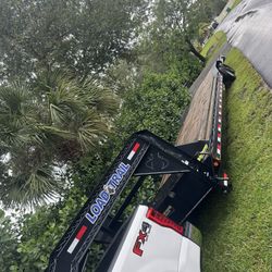 2019 36’ Loadtrail Gooseneck 