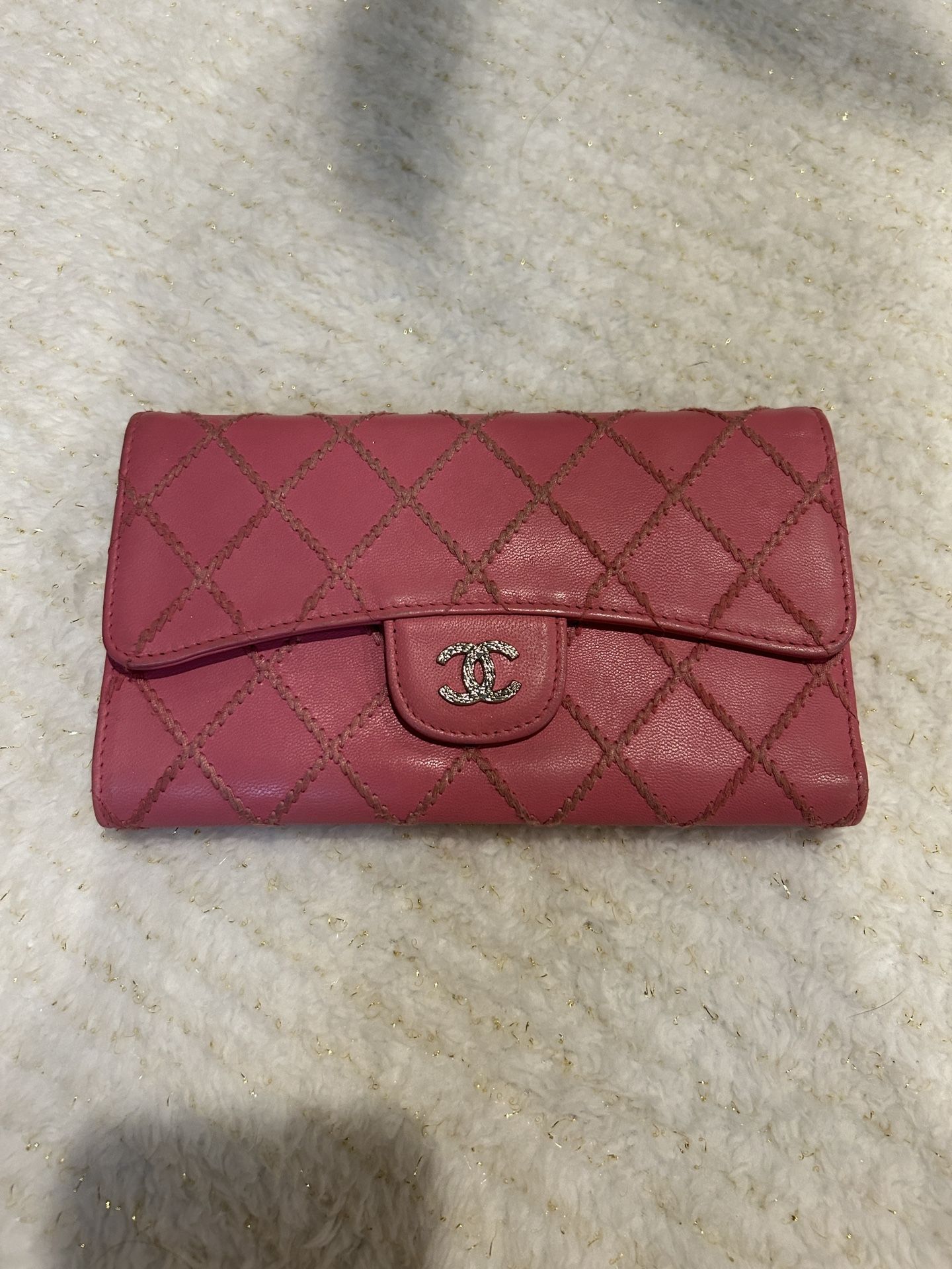 Chanel wallet pink
