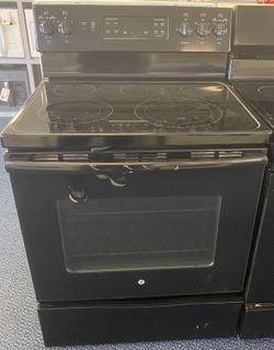 Black GE Five Burner Glass Top Electric Stove (2-0144)