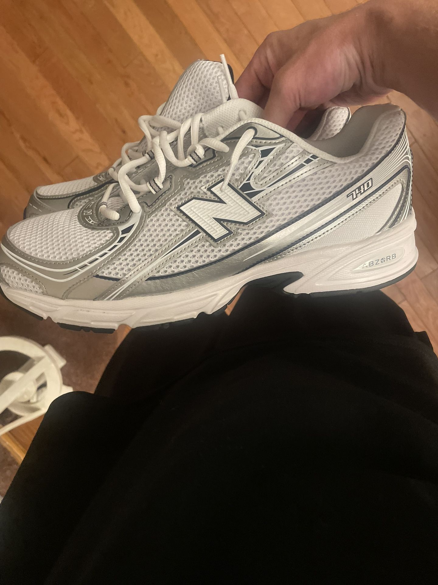 New Balance 740