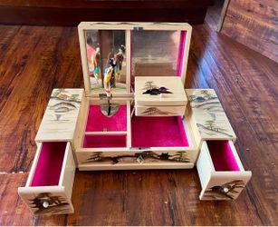 vintage mid-20th-century Japanese lacquerware musical jewelry box