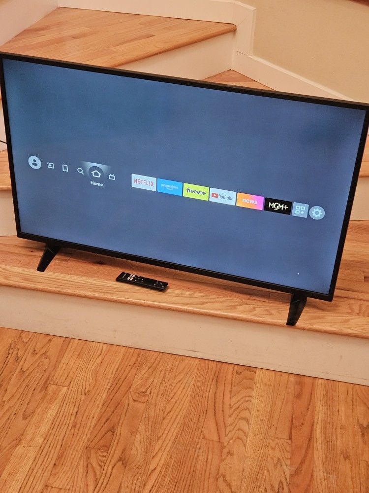 New Cond INSLGNIA 45 Inch TV With Remote. , WORKS EXCELLENT IN THE BOX