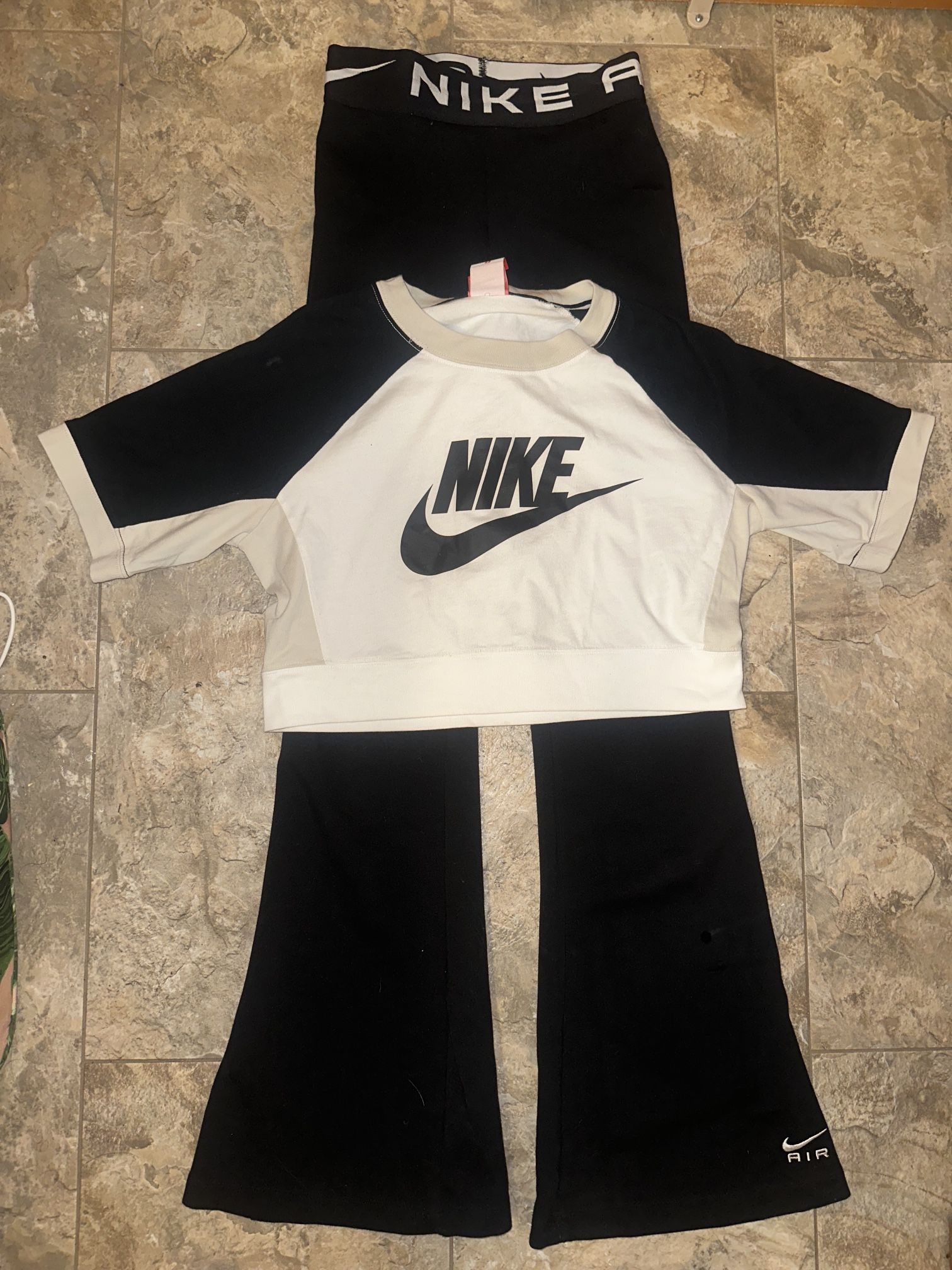 Nike Women's Drifit Flared Leggings In XS And Cropped Nike Shirt Jersey In S