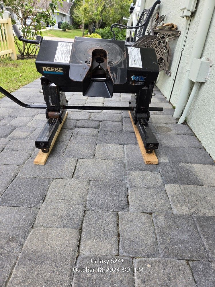 Reese Fifth Wheel 16 K Hitch