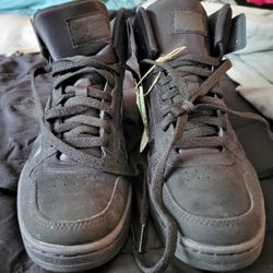 Size 8.5 MENS REEBOK BASKETBALL SHOES