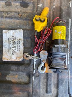 PITTSBURGH 440 lb. Electric Hoist with Remote Control