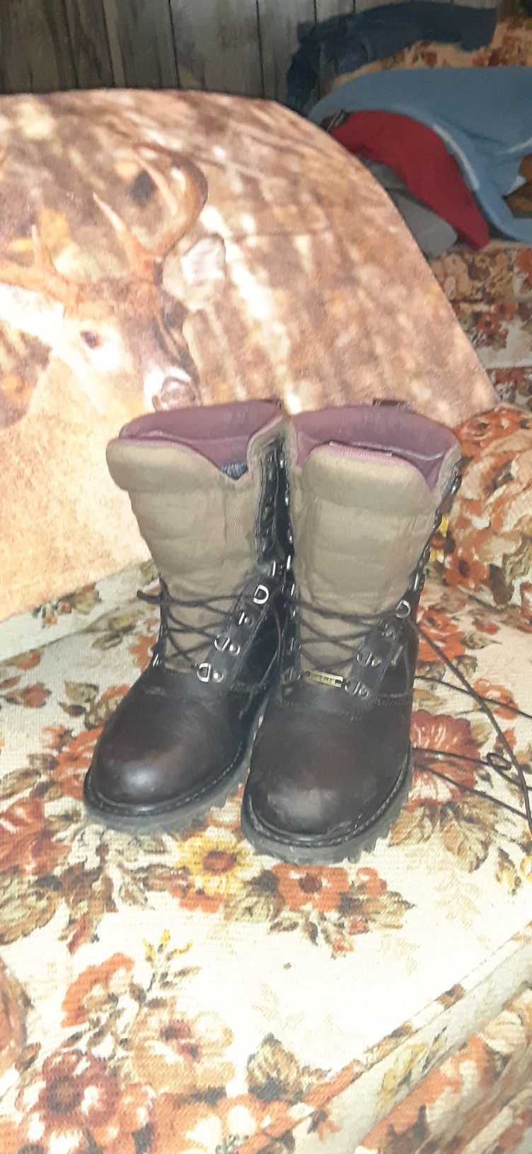 Cabelas 10 inch hunting boots size 9.5