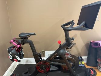 Peloton Bike Plus - Excellent Condition, 2021, Chatham