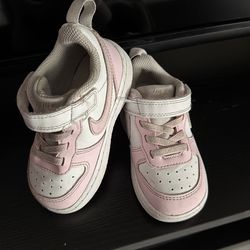 Toddler Girl Nike size 6