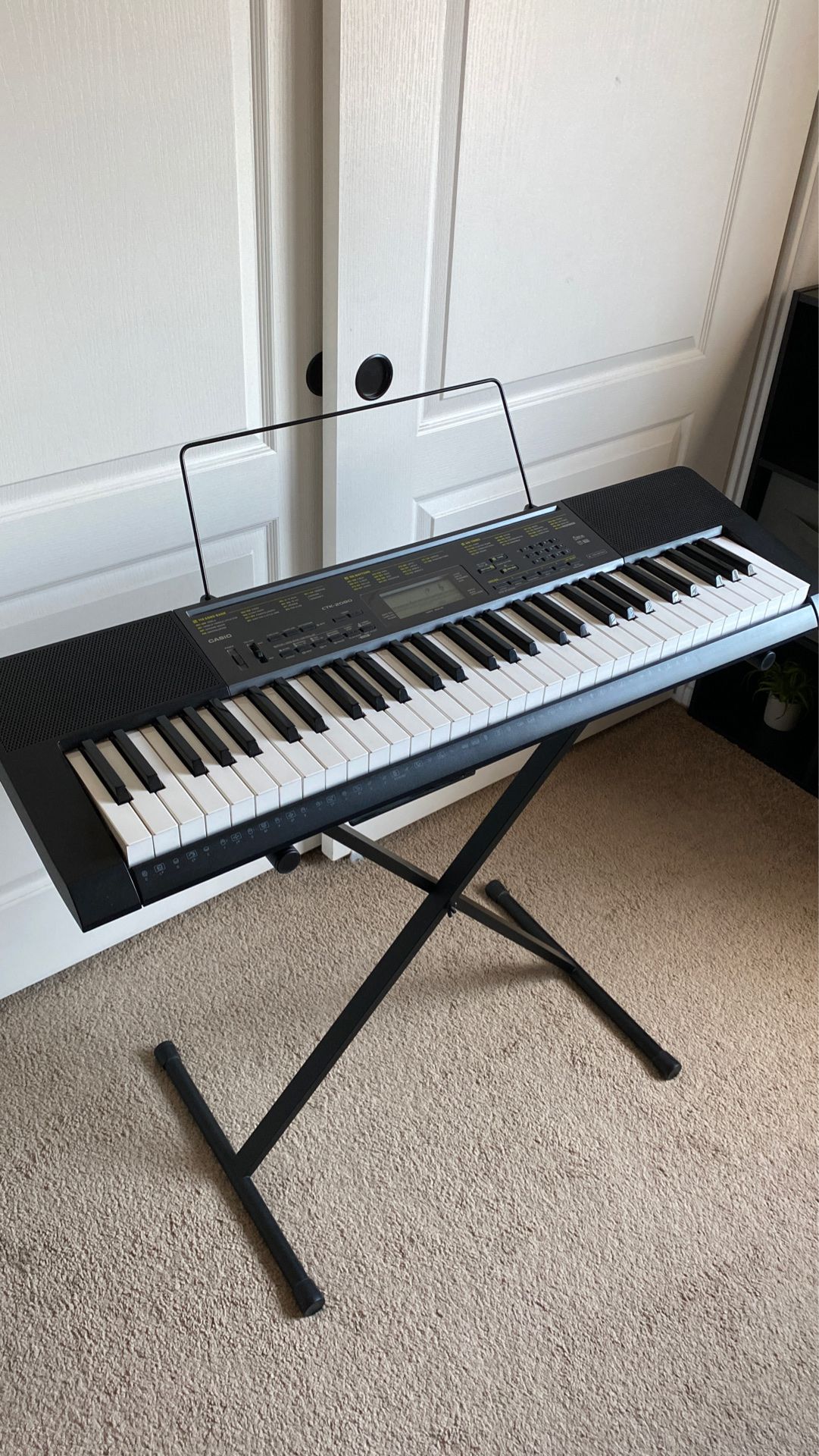 Casio Keyboard Piano with stand