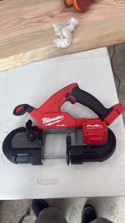 Milwaukee FUEL Brushless Cordless Band Saw