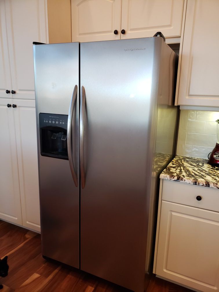 Frigidaire SS side by side