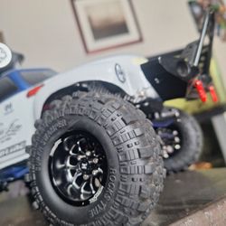 Sweet Competition Crawler 1/10 Scale  Comes With Remote And Battery