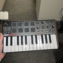 AKAI Mini Keyboard 