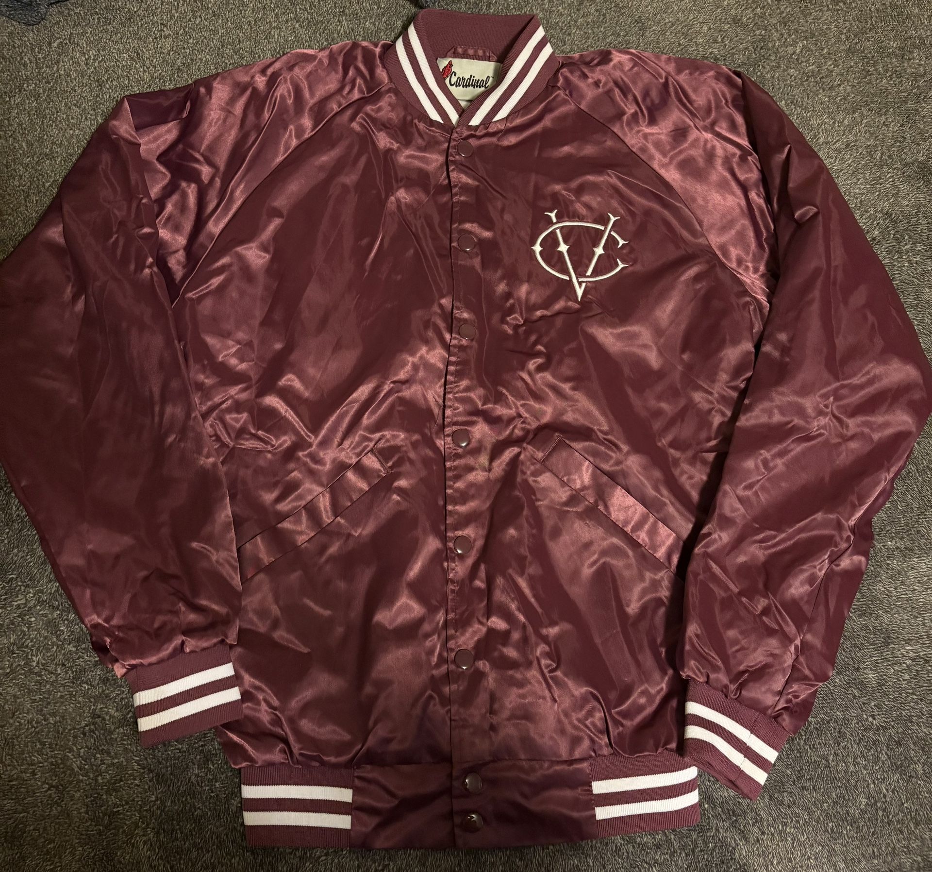 Cardinal VIDCON 9 2018 Creator Embroidered Burgundy Satin Bomber Jacket Mens S