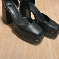 Heels Wild Fable Brand Chunky Slight Platform