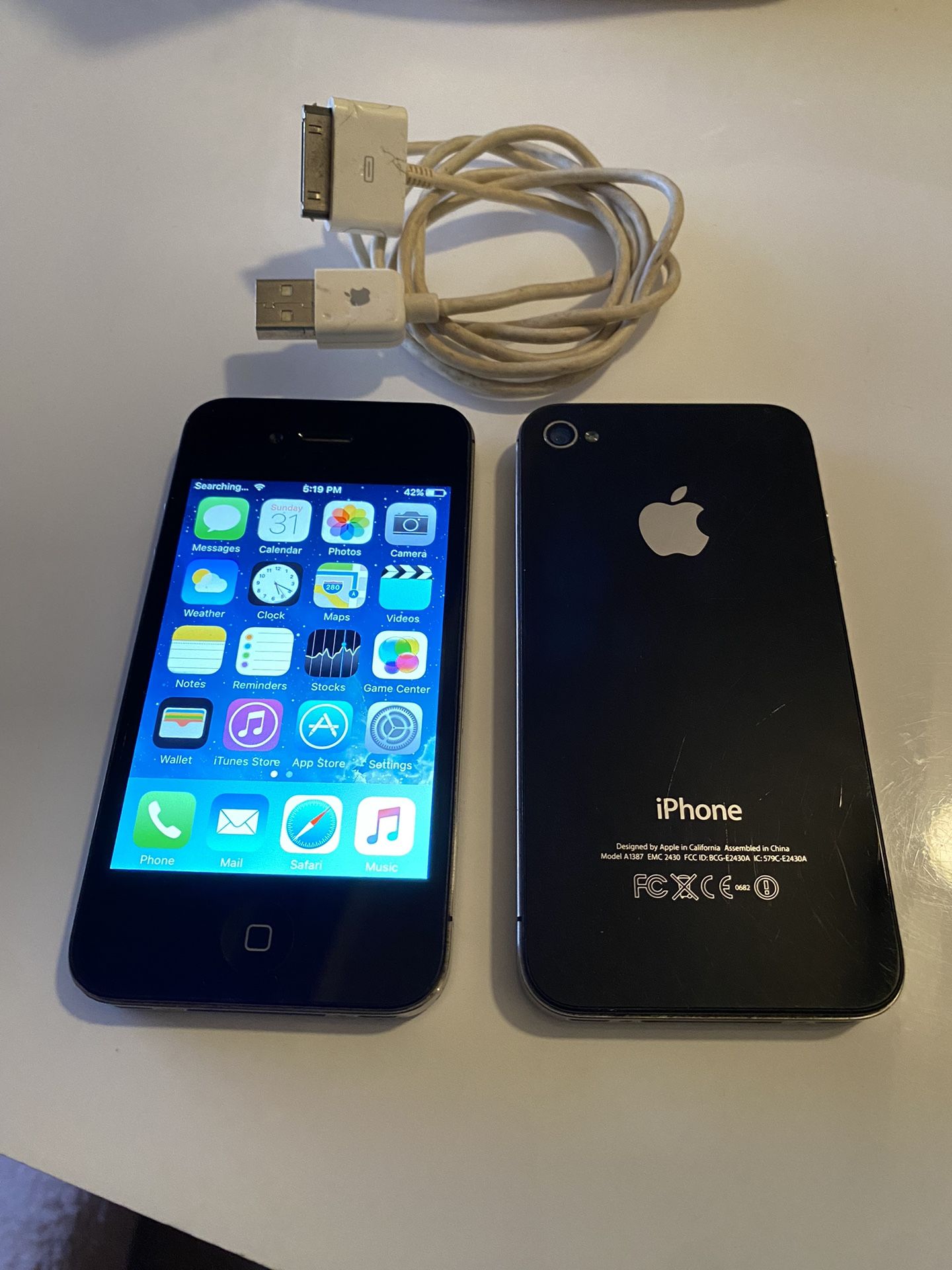 2 Apple iPhone 4s