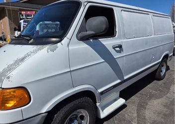 2001 Dodge Ram Van