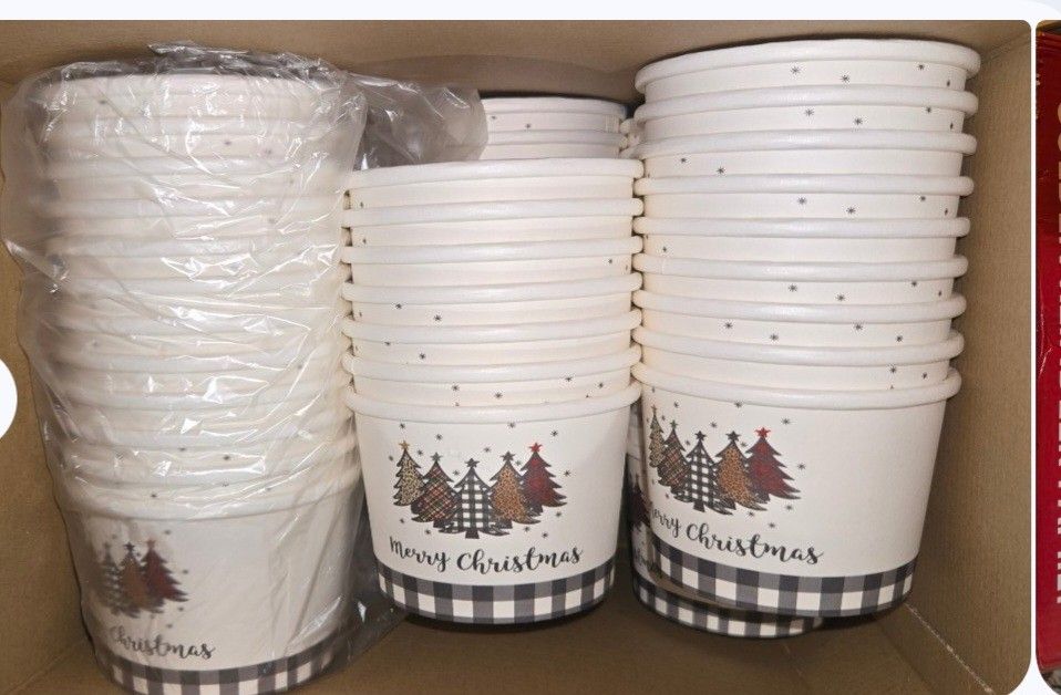 100 Pcs 9oz Merry Christmas Treat Snack Cups Paper